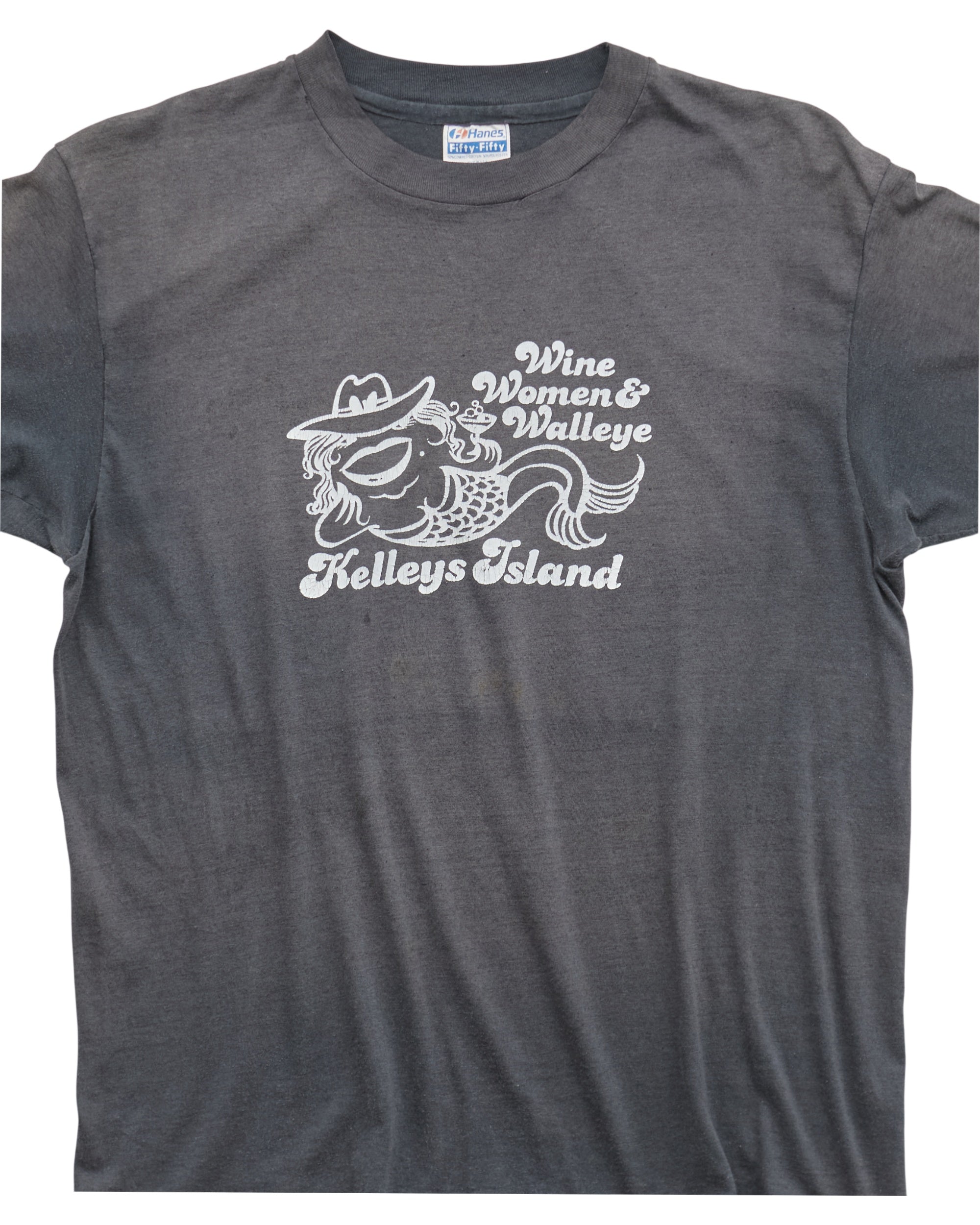 (M) 90s Wine Women & Walleye Hanes T-Shirt