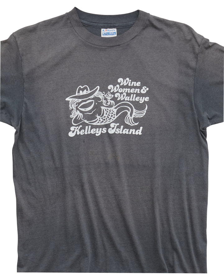 (M) 90s Wine Women & Walleye Hanes T-Shirt