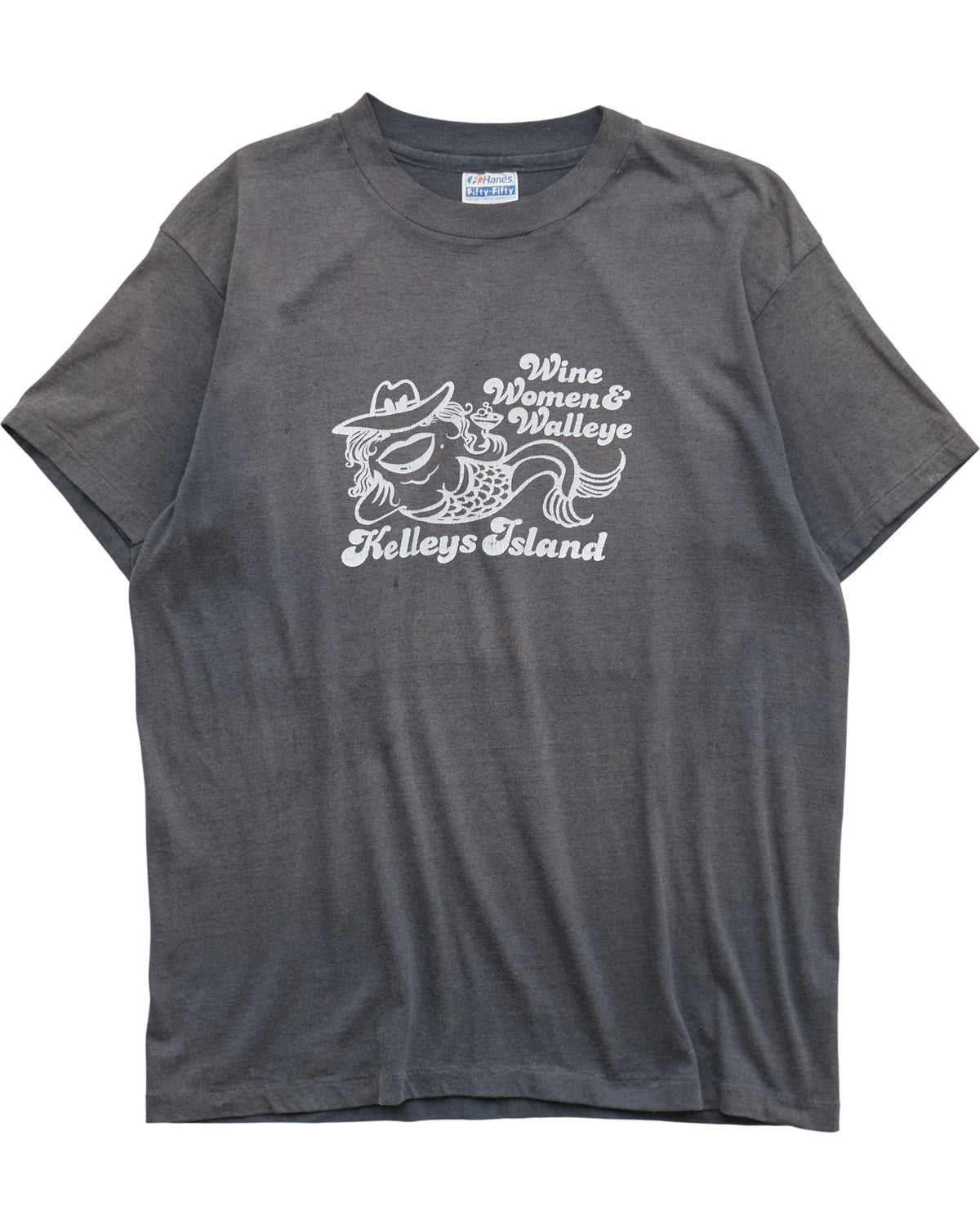 (M) 90s Wine Women & Walleye Hanes T-Shirt